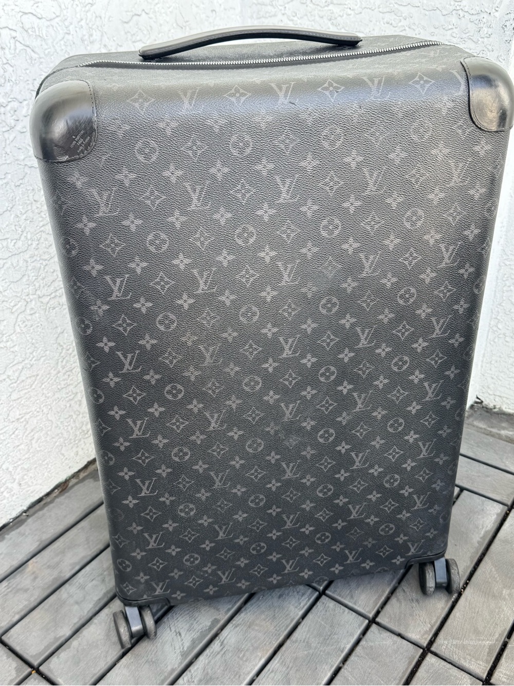 Louis Vuitton Horizon 60 Monogram eclipse Rolling Suitcase check in